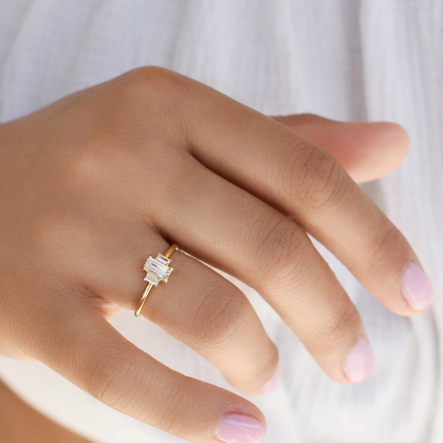 Bague Trapézoïdale Baguette En Or Massif 10 Carats Avec Zircone Cubique
